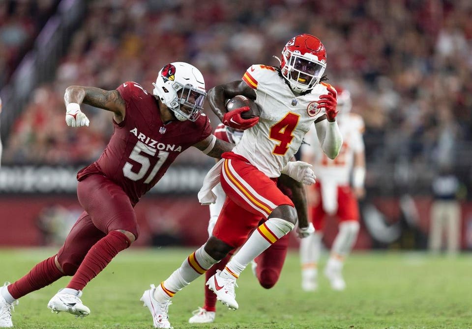 Patrick Mahomes entre sur le terrain pour remporter la victoire facilement